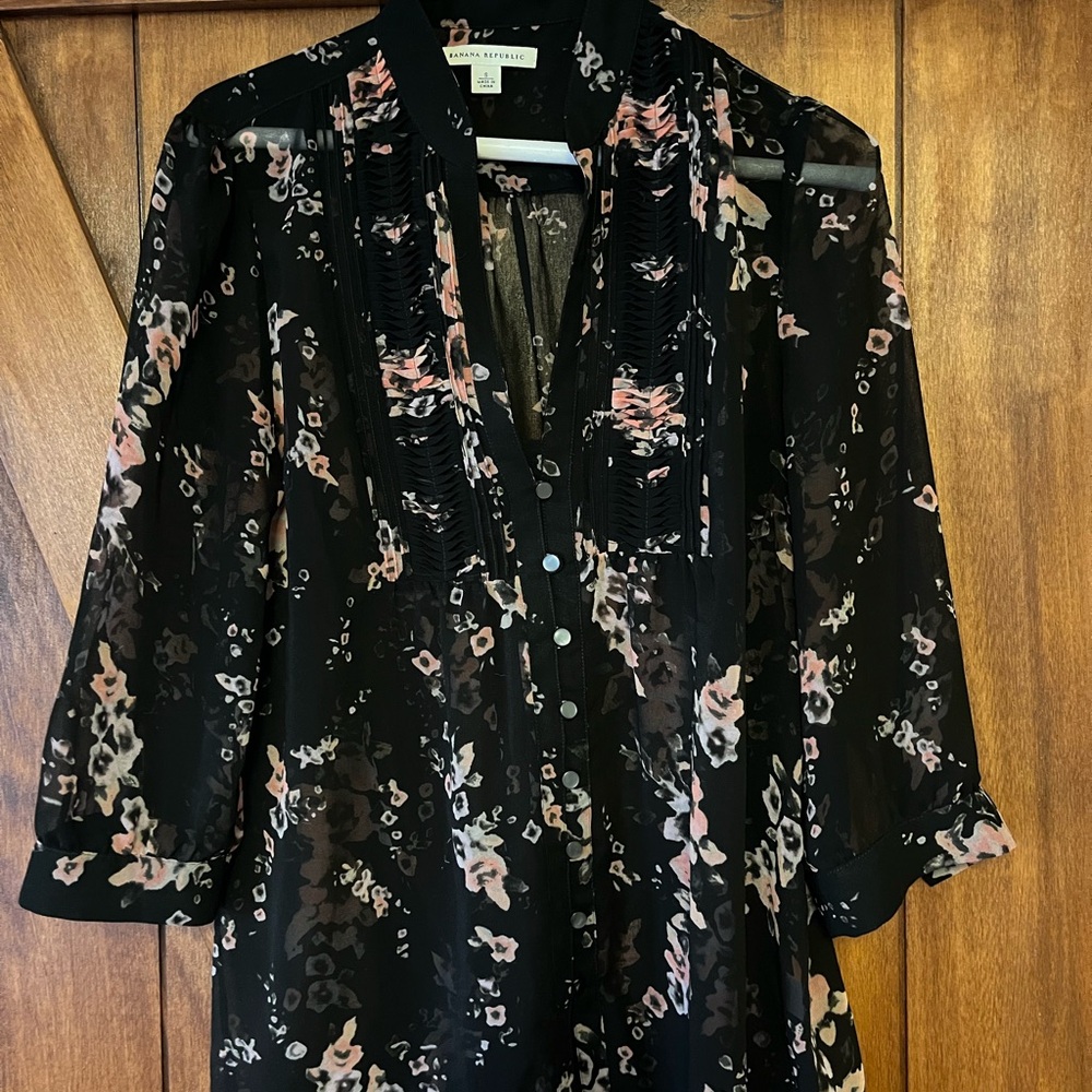 Banana Republic Black/Pink Floral Blouse